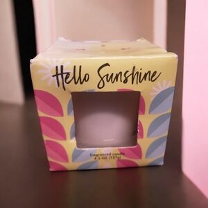 Hello Sunshine 4.5 Oz Frangrance Candle Nib